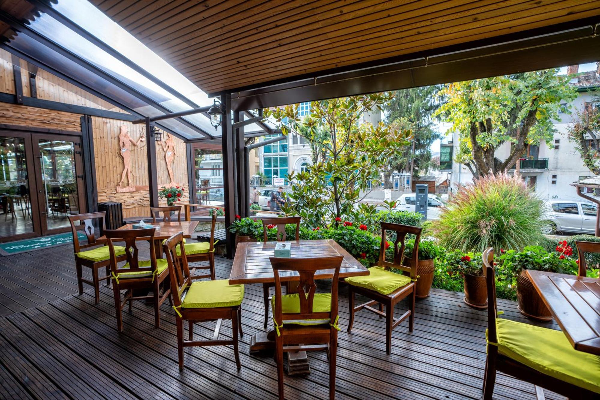 Hotel Curtea Veche Curtea de Argeş Εξωτερικό φωτογραφία